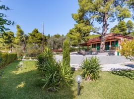 Skopelos country house Diamantis & Chrisi, hotel v destinaci Agnontas