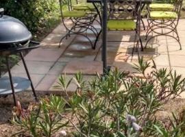 Spacieuse villa avec jardin a deux pas du centre