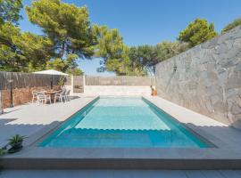 Garonda Villa, Hotel in Cala Pi