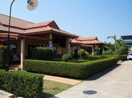 Sea Breeze House, cabaña o casa de campo en Mae Pim