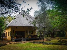 6-person bush villa at Kruger Park entrance Phalaborwa, feriehus i Phalaborwa