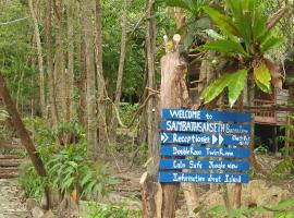 Sambath Sakseth Bungalow: Koh Rong Island şehrinde bir otel