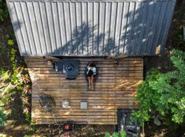 Tiny House with Views and Jacuzzi in Anton Valley, hotel di Las Colinas