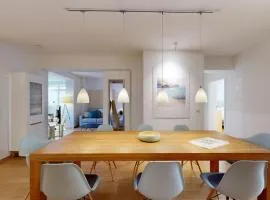 FeWo in direkter Strandlage mit eingeschränktem Meerblick, Villa Freia 09, Binz