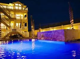 OCEANFRONT, 18 BRs, ELEV, Theater, Rec Room, Poolside Bar, Luxury, EP204, Grande Ritz Carolina