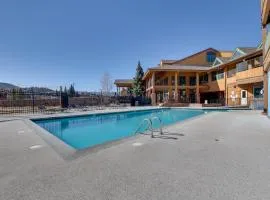 Private Balcony and Mtn Views Granby Studio!