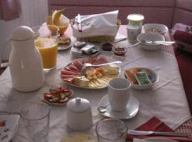 Gästehaus Bett-i, hotel v destinaci Marchegg