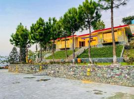 HUSNAIN RESORT by Saud khan, hotel in Mānsehra