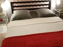 Les Coquelicots Chambre d' hote avec grand lit et salle d'eau privative pour une persone ou un couple
