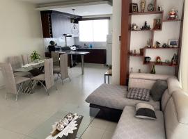 APARTAMENTO CENTRICO, CÓMODO y DE LUJO, cheap hotel in Santa Cruz de la Sierra