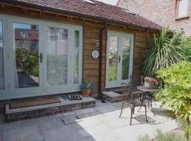 Nest Holiday Hideaway Wren Cottage-Beautiful Location in the Long Mynd Area of Outstanding Natural Beauty- WHIRLPOOL JACUZZI BATH!