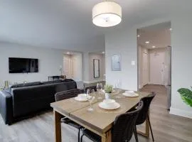 Elegant Apartment with Gym Access at Crystal City