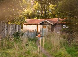 The Boatshed at Camp Plas, villa in Welshpool