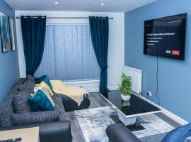 Lush Lodge -Home away in Telford, holiday home in Telford