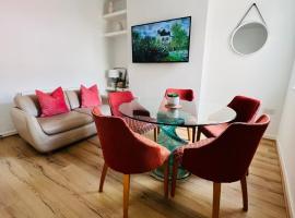 Liverpool Peach House - 4 bedrooms, hotel in Liverpool