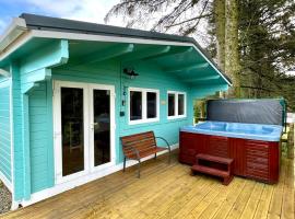 Glenariff Forest Larch Cabin โรงแรมราคาถูกในGlenariff