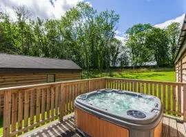 Squirrel Lodge 43 with Hot Tub