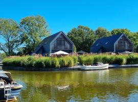 Luxurious detached water villa with jetty, хотел в Balk