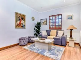 Lonehill - Deluxe Garden Cottage 2