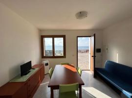 ~ Green House sul Mare ~: Calasetta'da bir otel