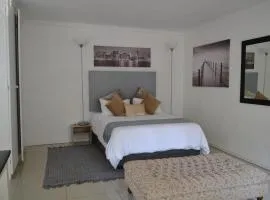 Bryanston Elgin - Cottage 1