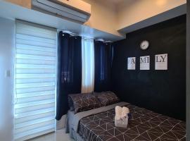 Cozy and Lovely 1 Bedroom with Balcony near MRT Boni with WiFi and Netflix, 5-star hotel in Manila