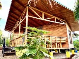 Hoja Azul - Sustainable teak modern cabin in Hojancha