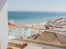 Casa Pedro in Salema - Oceanview & beach, cheap hotel in Salema