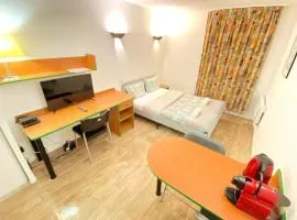 10 min walk to metro Line 1, ApartHotel La Défense