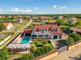 Villa Marijana, rural,private pool,playground