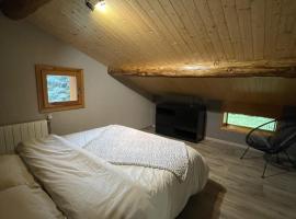 Appartement Chalet Petzu - 6 Pers - Parking - Ski au pied，位于Levassaix的木屋