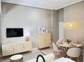 COQUETO APARTAMENTO, family hotel in Torrelavega