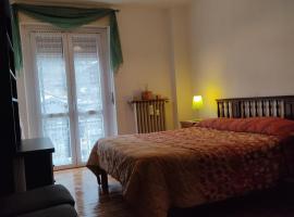 Appartamento centro Brusson., apartment in Brusson