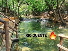 Rio Quente GO Apto 7 Pessoas 2 Qtos, готель у місті Ріу-Кенті