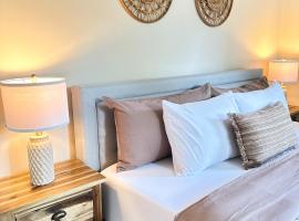 7 Mins drive to Yale, Large fenced yard, hotel v destinaci New Haven