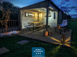 Le Woody Lodge, Large cottage with wooden deck and chalet with garden view next to Fontainebleau Forest、Achères-la-Forêtのシャレー