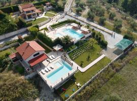Aracelia villas with private pool, hotel en Siviri
