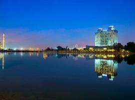 Adana HiltonSA Hotel, hotel cerca de Historical Clock Tower, Adana