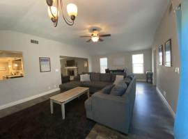 Family Haven with Spacious Yard, hotel in Garden Grove
