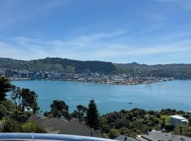 Super large seaview house, hotel in Wellington