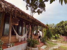 Chill Garden Lakeview Venuestay, hotel amb aparcament a Ðồng Sâm
