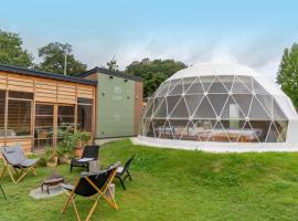 備北丘陵公園　湖畔ステイズ庄原, luxury tent in Shōbara