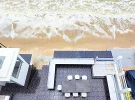 Gao Lighthouse Phala Beach