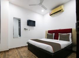 RD HOTEL, hotel en Janakpuri, Nueva Delhi