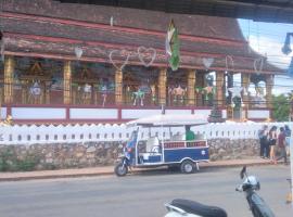 PP GuestHouse, hótel í Luang Prabang