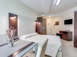 Hotel-Residence- Le Dune Breakfast & private beach included, hotel in Lido Adriano