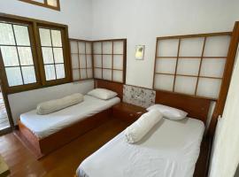 Nua Indah Hotel & Resto Wakatobi, hotel v destinaci Wanci
