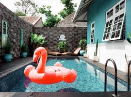 Tamu Ibu by Ubu Villa - 5 Bedrooms Villa with Private Pool, готель з басейнами у місті Beran-kidul