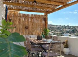 Sonia`s luxury apartment with jacuzzi, hotel v destinaci Kamilárion