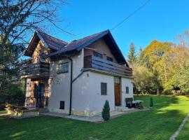 Holiday Home "Iris" near Plitvice Lakes, room in Rudanovac